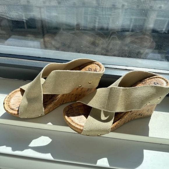 Gold heeled espadrilles / sandals with wooden platform size 7 - Picture 3 of 3